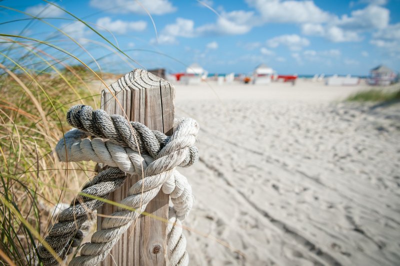 beach, rope and sand - free summer stock photo